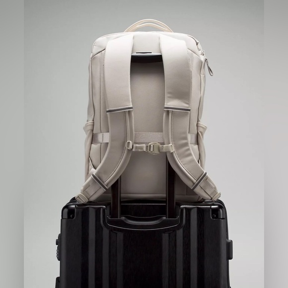 NEW Lululemon Double-Zip Backpack 22L in Grey Eucalyptus ◻️ - Picture 5 of 6